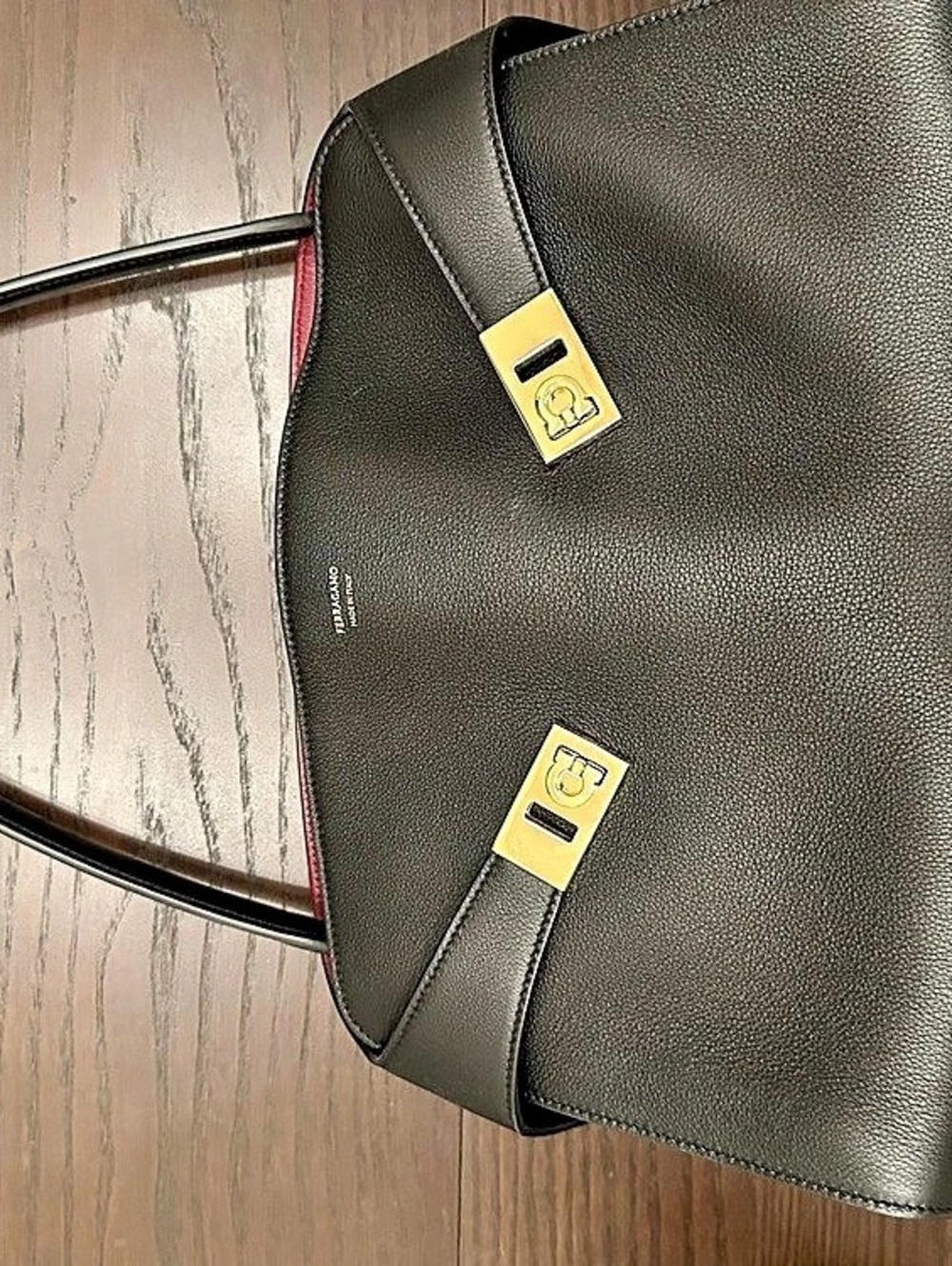 Ferragamo Hug Soft bicolor shoulder bag (Medium) - Pristine condition - Picture 12 of 15